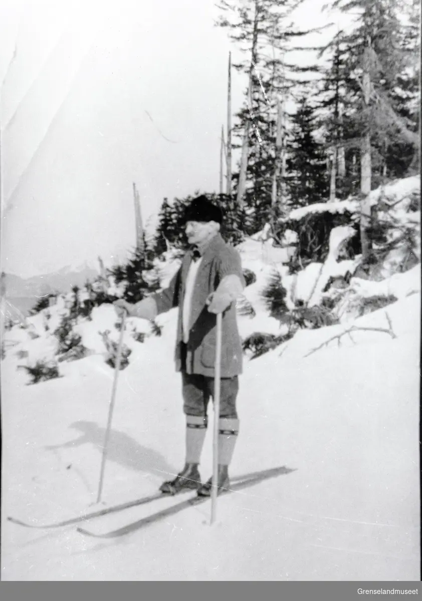 Mann på ski. Antakelig Arthur Klerck ifølge Bjarne Bugge. 