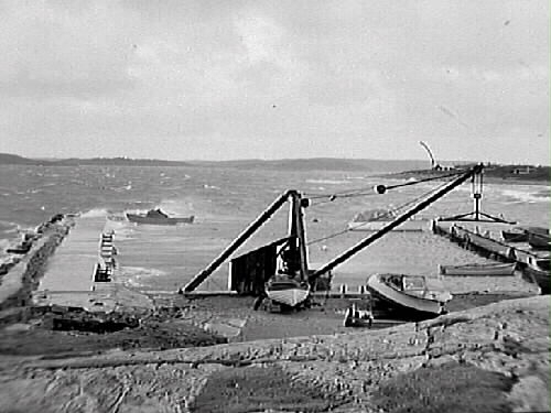 Höststormen 1969. Gårda brygga i Ölmevalla förstördes.