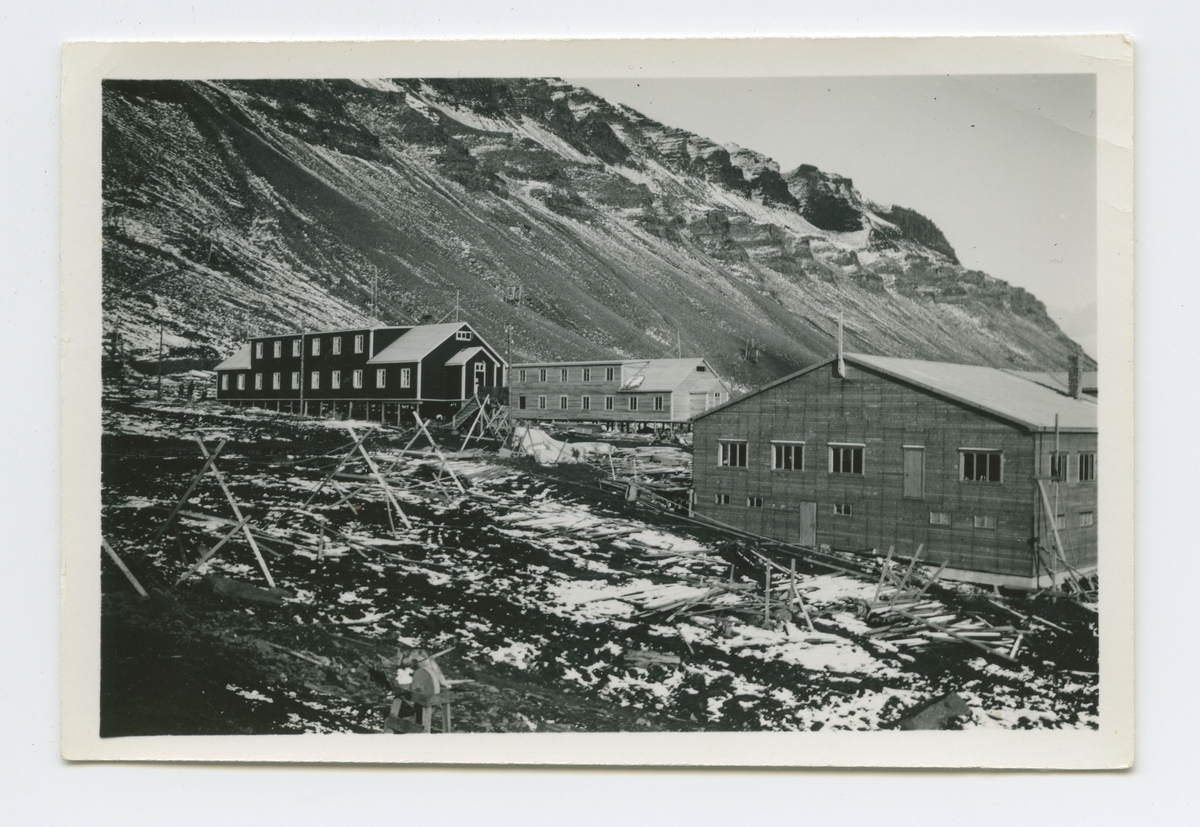 Bygninger i Svedrupbyen (til høyre står Arbeidermesse Vest)