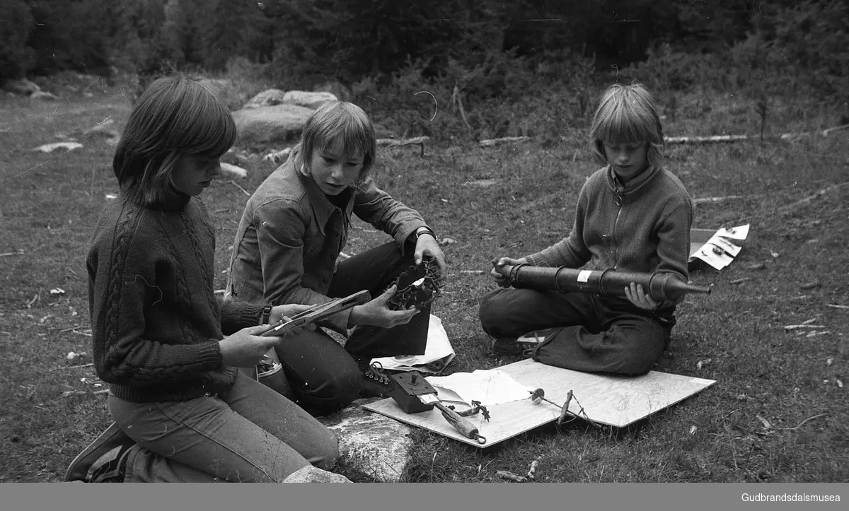 Frå skuleavisa Prekeil`n 1975-1980 
Naturstig - 1975
