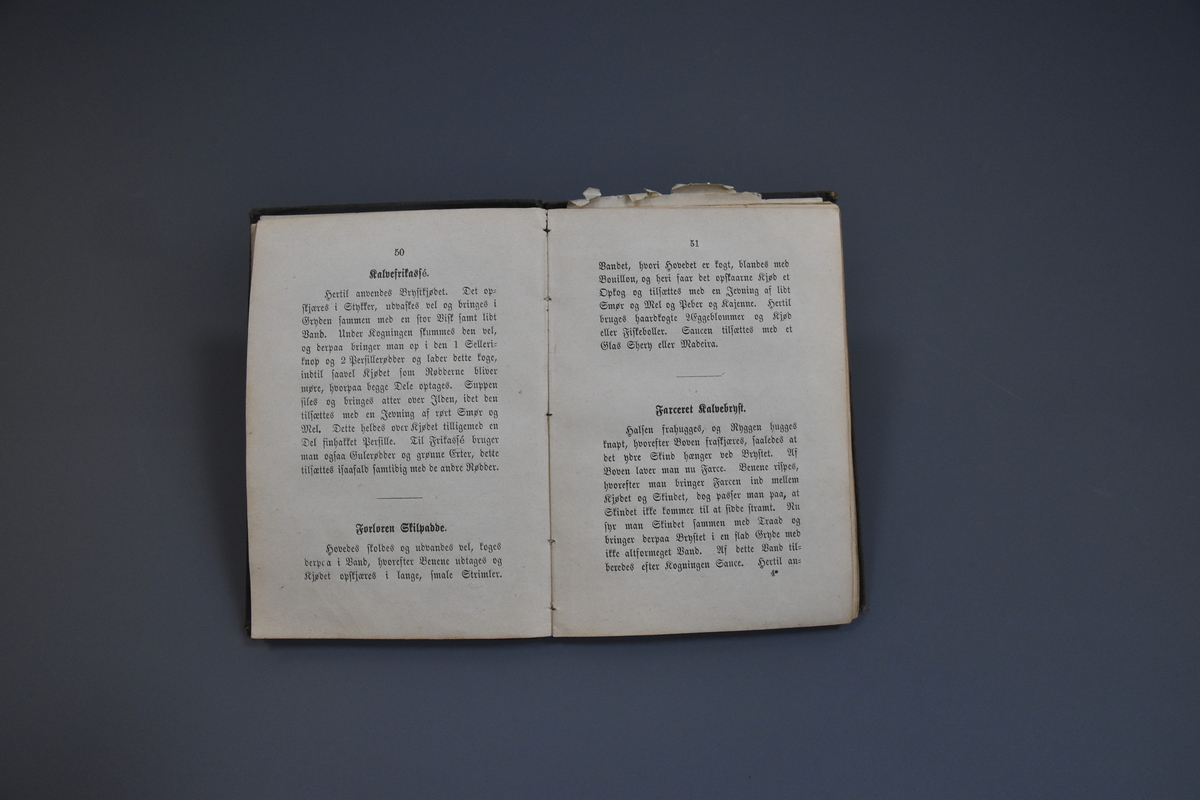 Kokebok med gotisk skrift.