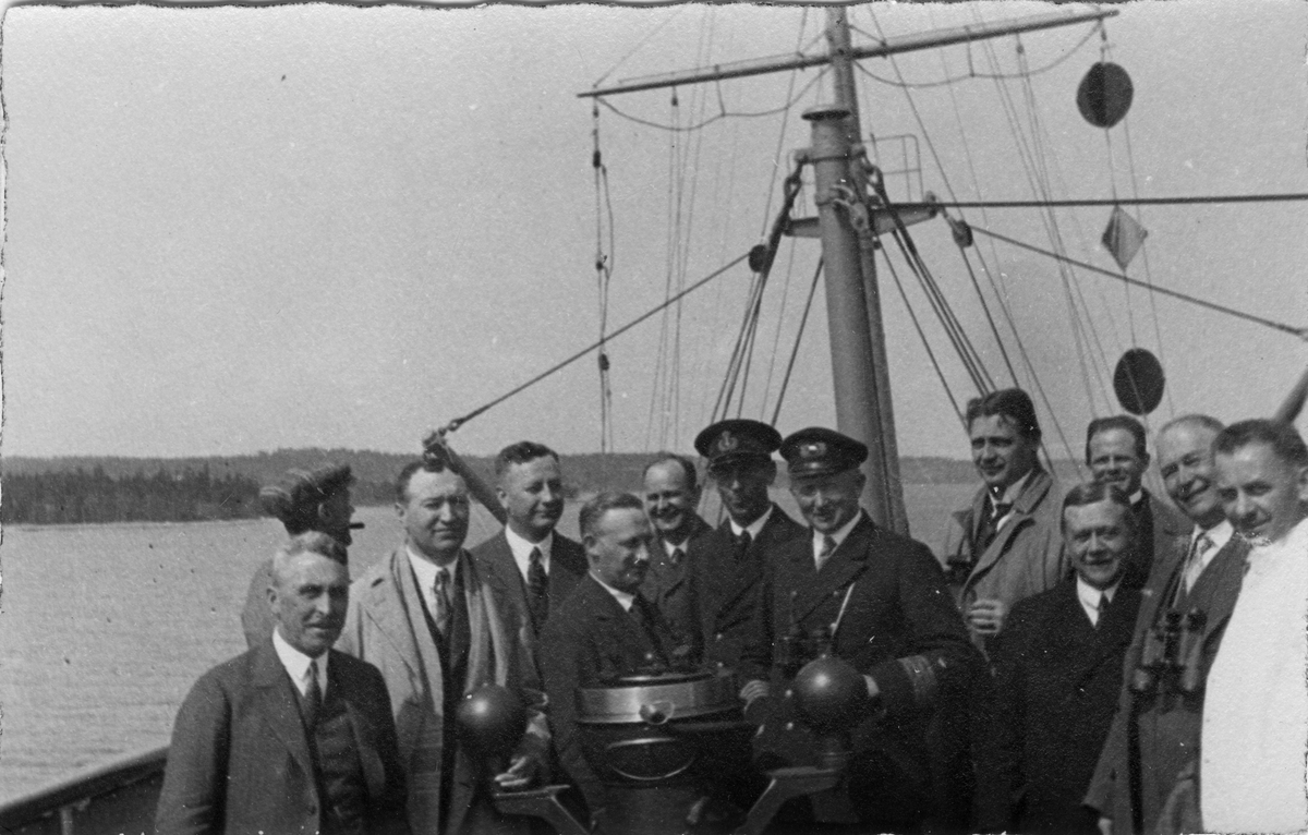 Kabeln till Gotland 1930. Bl.a. Holmgren, Hallgren och Ahlbom.