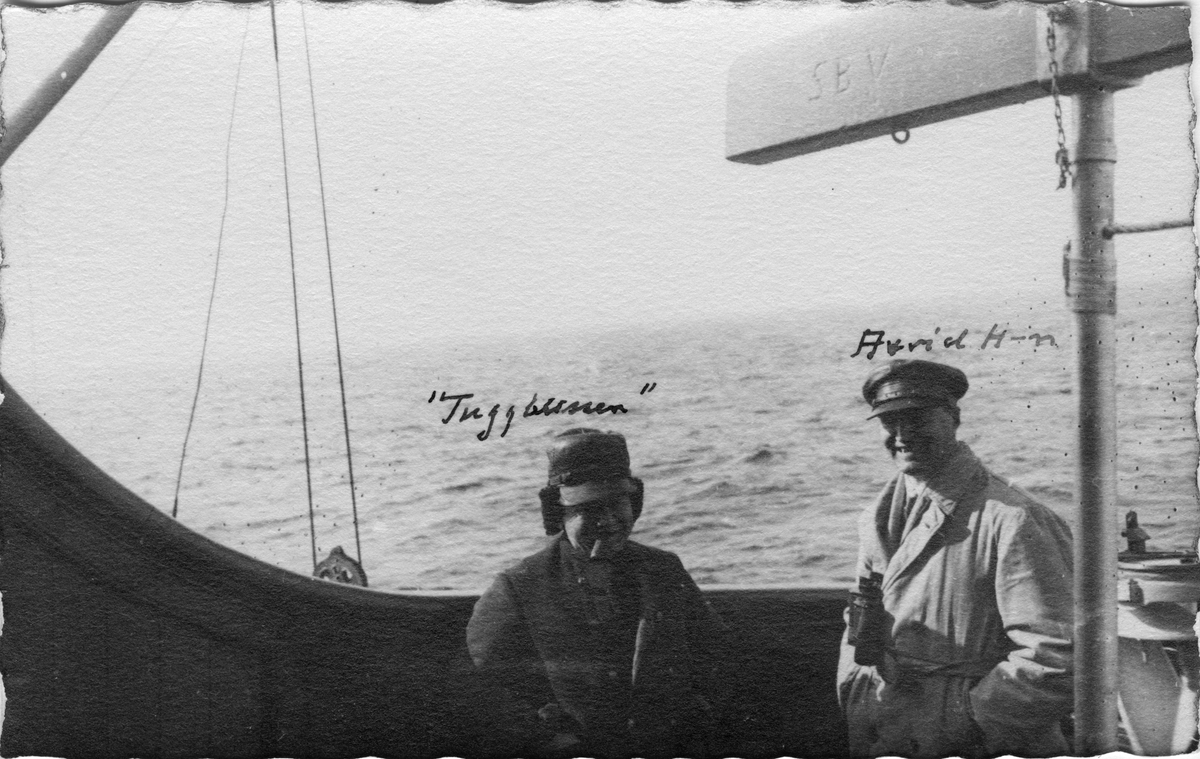 Kabeln till Gotland 1930. Fr.v "Tuggbussen" och Arvid H.