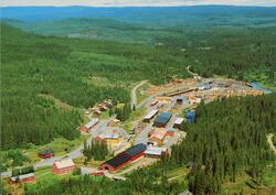 Postkort, Ringsaker, flyfoto, Brumund Sag, Nes og Veldre Alm