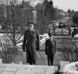 På 1950-talet fanns det tre regementen i Linköping: I4, T1 och Lv 2 samt Östgöta flygflottilj i Malmslätt. Garnisonen spelande en framträdande roll i staden Linköping. På fotot synd överste Bjarne Natt och Dag när han 1955 anlände till T1 för att tillträda som chef.
...

385 bilder om Linköping på 1950-talet från tidningen Östgötens arkiv. Framtidstro och optimism är ord som sammanfattar Linköping på femtiotalet. Årtiondet innebar satsningar för att förbättra linköpingsbornas livsvillkor. Bostadsfrågan och trafiklösningarna dominerade den lokalpolitiska agendan.
Bilderna digitaliserades år 2013.