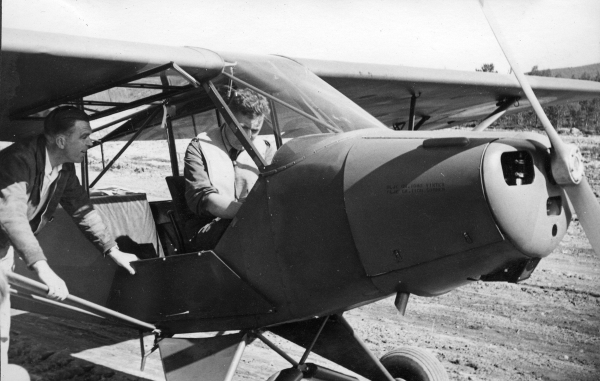 Den 17. juli 1956, kort tid etter at grunnarbeidet hadde blitt satt i gang, kunne kaptein Hornslien sette en av Luftforsvarets Super Piper Cub ned på den nye flystripa på Røros. Om bord i flyet var også disponent Bergersen fra Trondheim. Hornslien gjennomførte fire testlandinger og uttalte til lokalavisen at han var svært fornøyd med forholdene så langt.