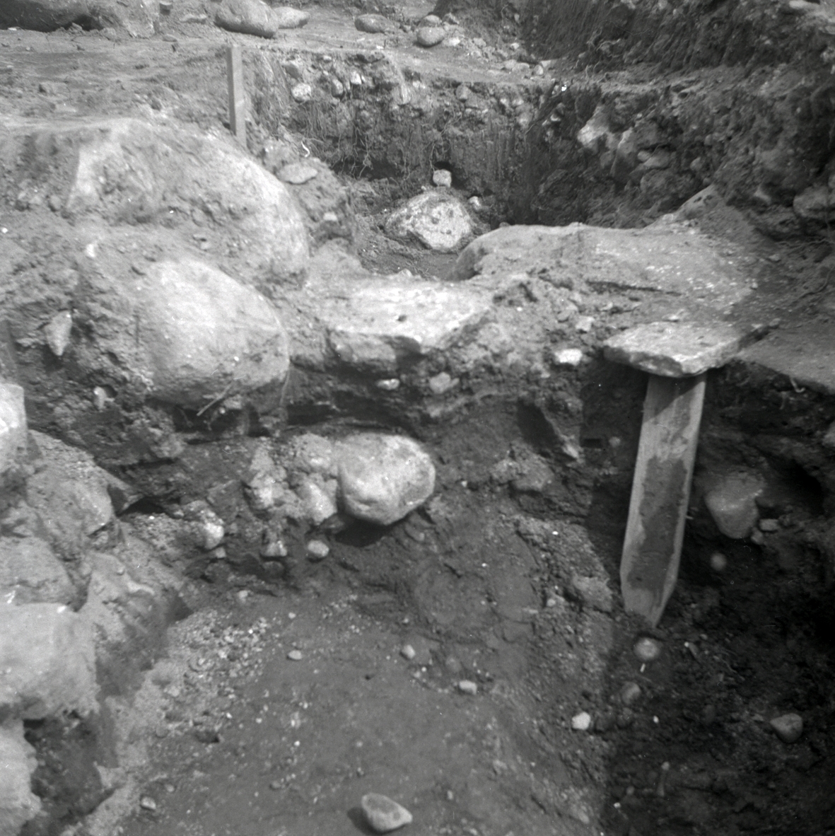Arkeologisk utgrävning vid Krusenstiernska gården. Delar av den medeltida muren.
