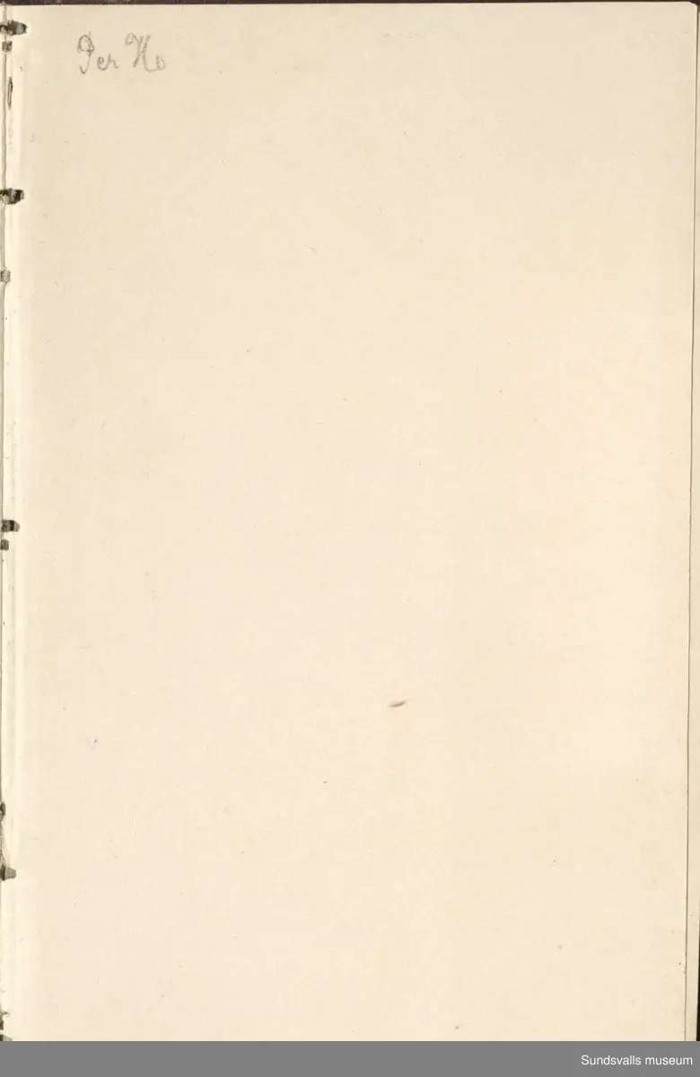 Dagbok. Erik Petter Wallmark (1870-1891) 

E.P. Wallmark föddes på ett hemman i Valla, Selånger. Han var student vid Uppsala universitet och klarade sin fil.kand. på endast två terminer.  E.P. Wallmark var sjuk i tbc och avled endast 20 år gammal. 
Anteckningarna, skrivna mellan 1888-1891, rör bland annat hans tid i Uppsala och sjukdomens förlopp. 

Se länkade filer för komplett dagbok