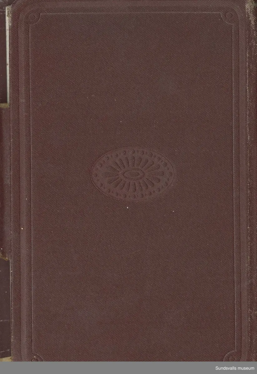 Dagbok. Erik Petter Wallmark (1870-1891) 

E.P. Wallmark föddes på ett hemman i Valla, Selånger. Han var student vid Uppsala universitet och klarade sin fil.kand. på endast två terminer.  E.P. Wallmark var sjuk i tbc och avled endast 20 år gammal. 
Anteckningarna, skrivna mellan 1888-1891, rör bland annat hans tid i Uppsala och sjukdomens förlopp. 

Se länkade filer för komplett dagbok