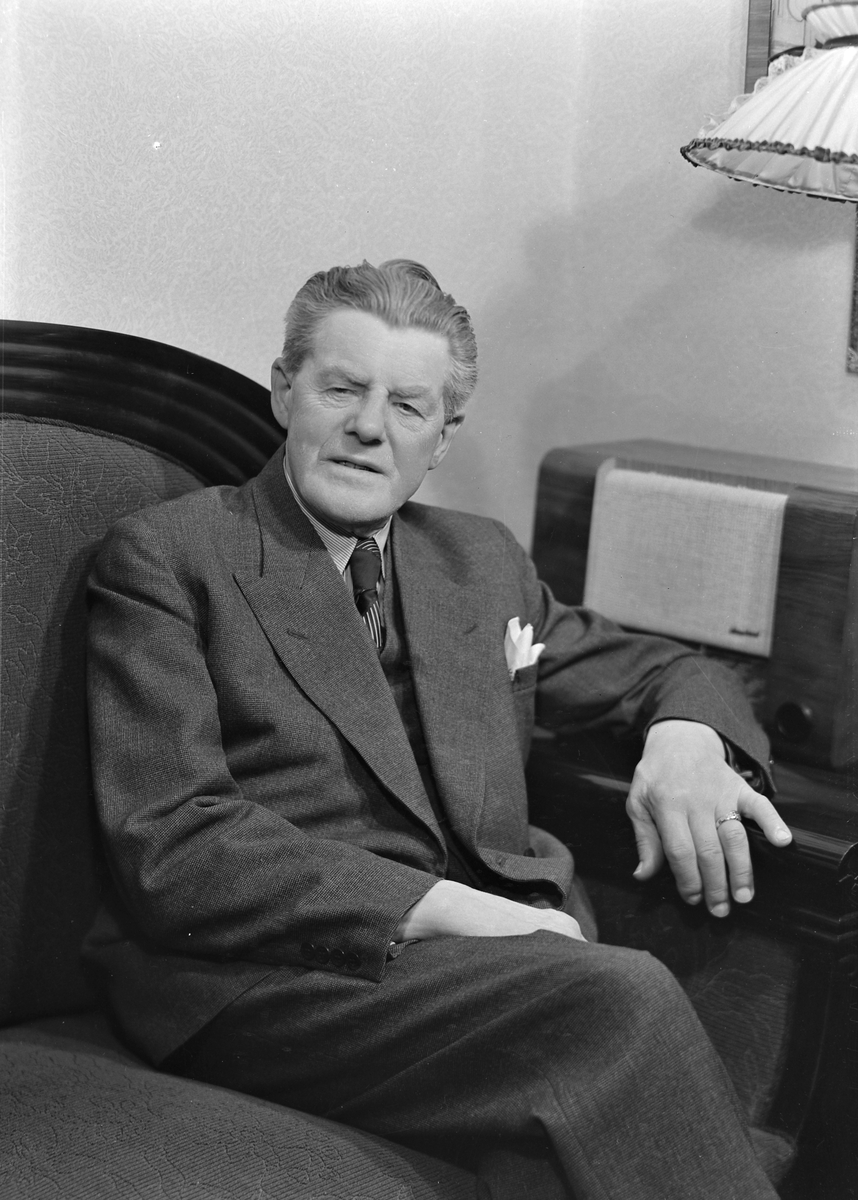 Bernhard Knudsen med familie