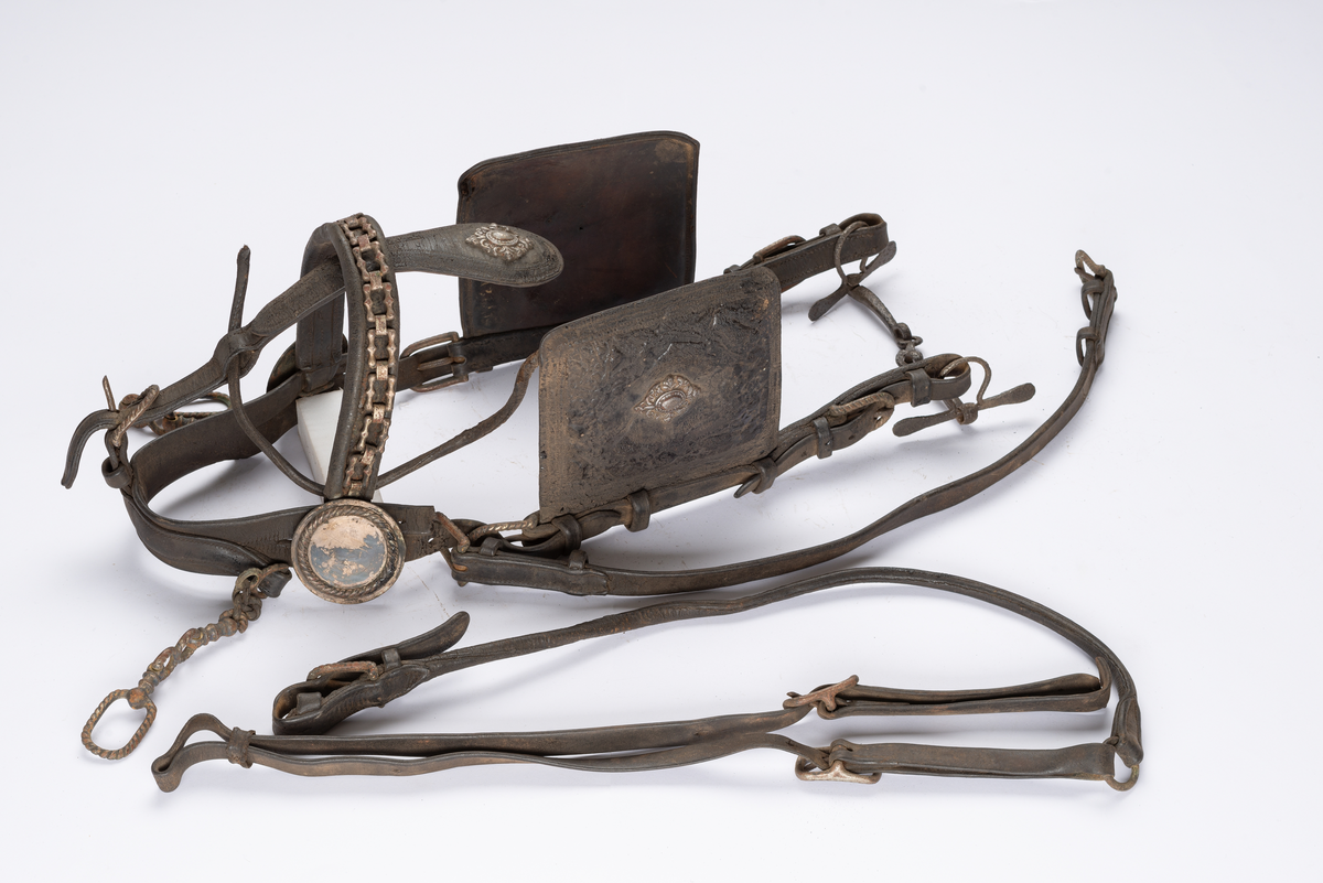 lilje i relieff, prikkdekor