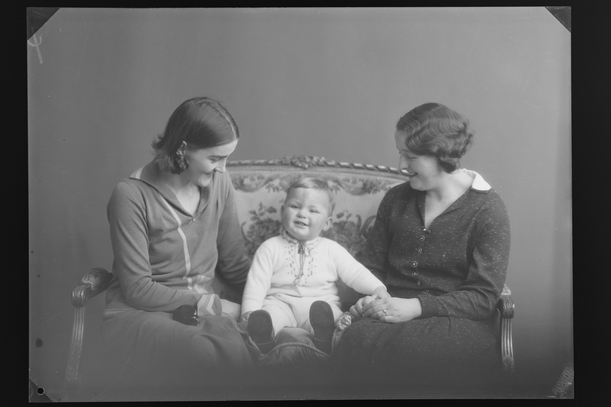 Svanhild Schrøder, Hjordis og en liten gutt