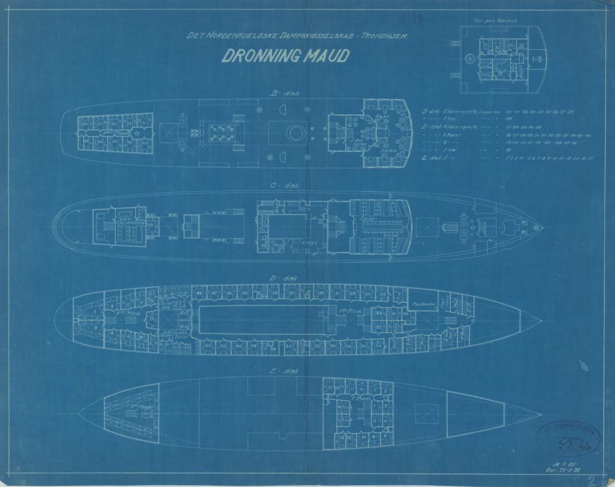Blåkopi av plantegning som viser funksjoner om bord i skipet D/S Dronning Maud. Kopien er påsatt et stempel.