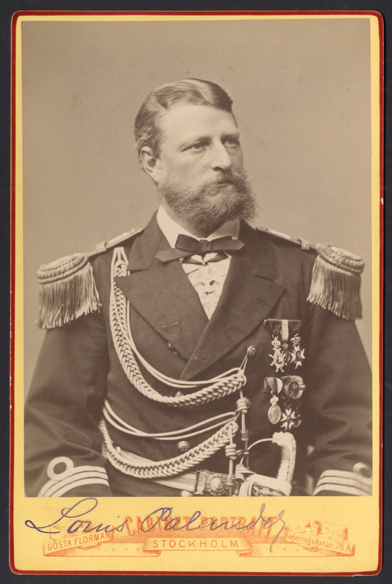 Kabinettsporträtt av Vegaexpeditionens kapten Louis Palander i halvfigur.
