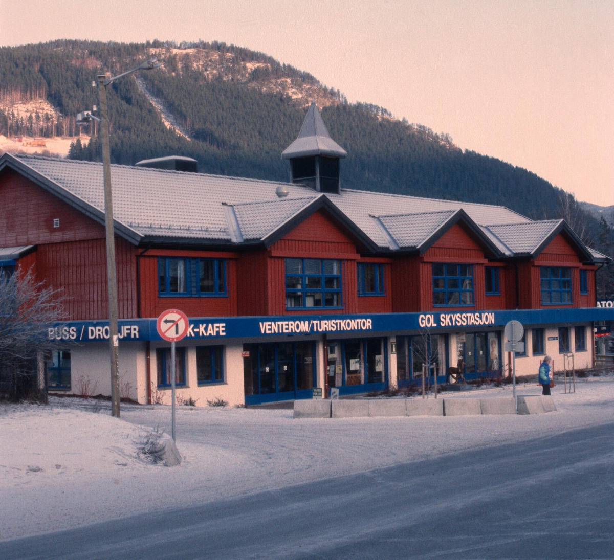 Gol Skysstasjon med Gol Turistkontor