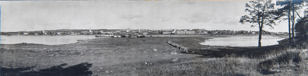 Hamar by, Tjuvholmen, bypanorama mot Hamar stasjon og Jernbanebrygga, Hamarbukta, Veslemjøsa,