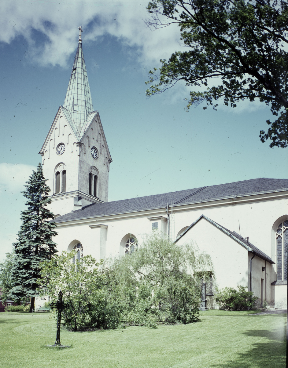 Avesta kyrka. Läs mer om Avesta kyrka i boken: Dalarnas kyrkor i ord och bild.