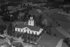 Bjursås, flygfoto över Bjursås kyrka 1935-1937. Läs mer om Bjursås kyrka i boken: Dalarnas kyrkor i ord och bild.