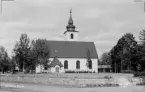 Envikens kyrka 1960. Läs mer om Envikens kyrka i boken: Dalarnas kyrkor i ord och bild.