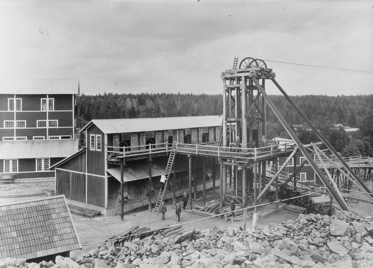 Dalkarlsbergs gruvfält.
Lave, skrädhus och anrikningsverk.