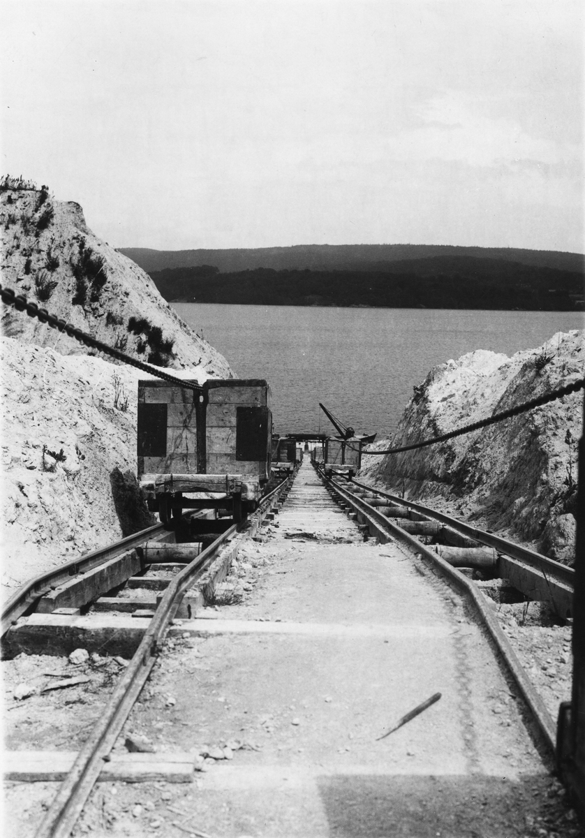 Kaolin och kalkbrott vid Ivö klack för AB Iföverken i Bromölla, Skåne.