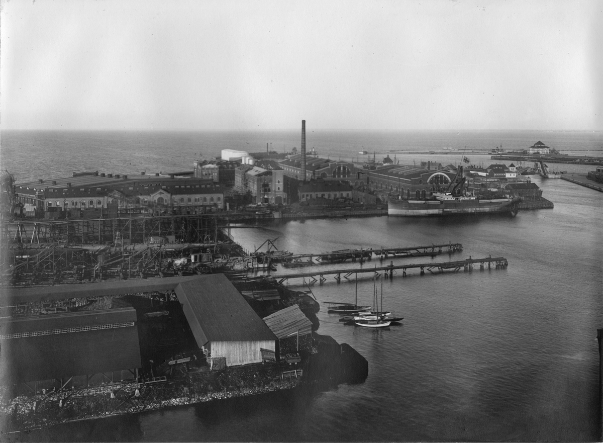 Vy över Kockums mekaniska verkstad i Malmö.