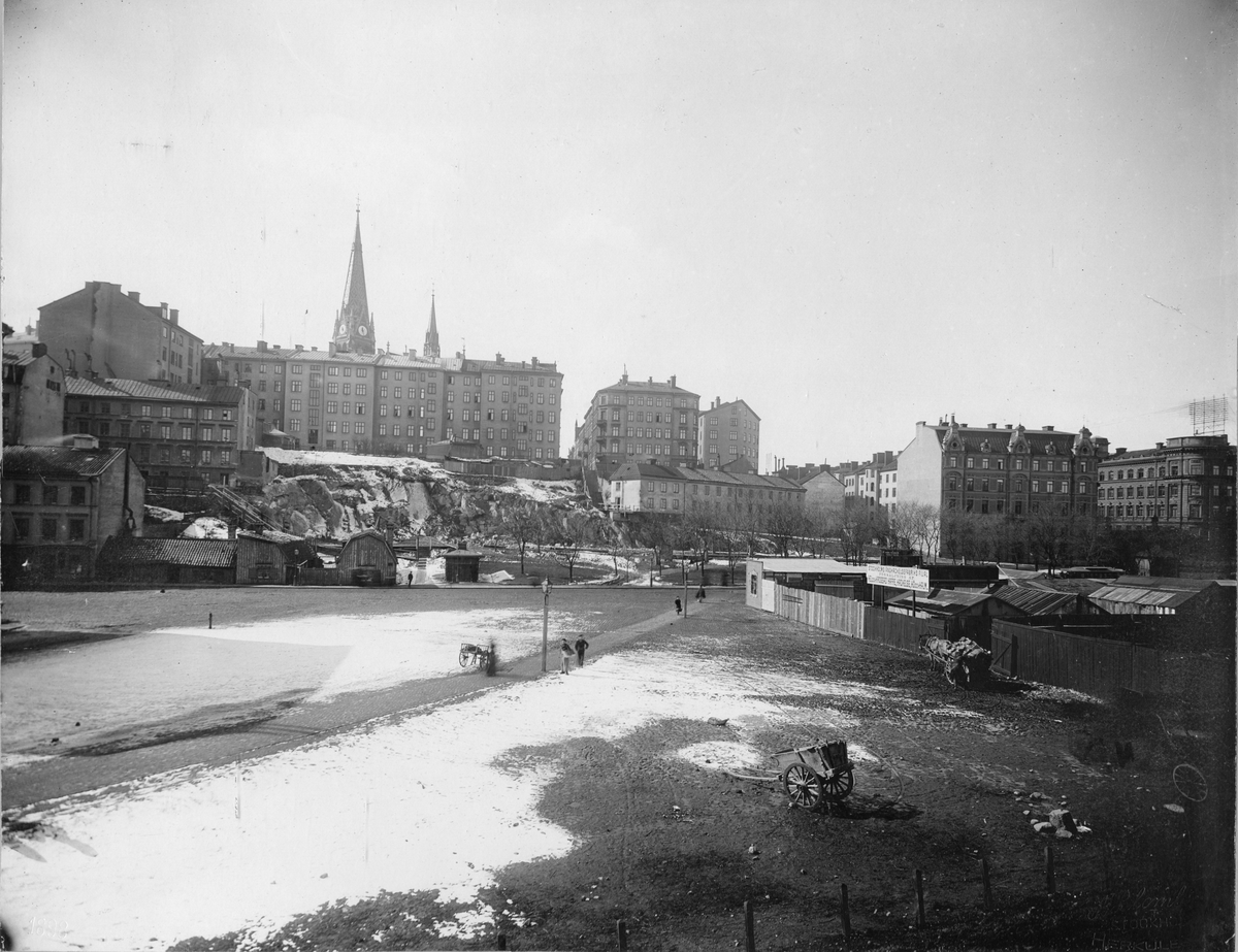 Vy från Stockholm. Stockholms Ånghackelsefabrik. I bakgrunden syns Sankt Johannes kyrka.