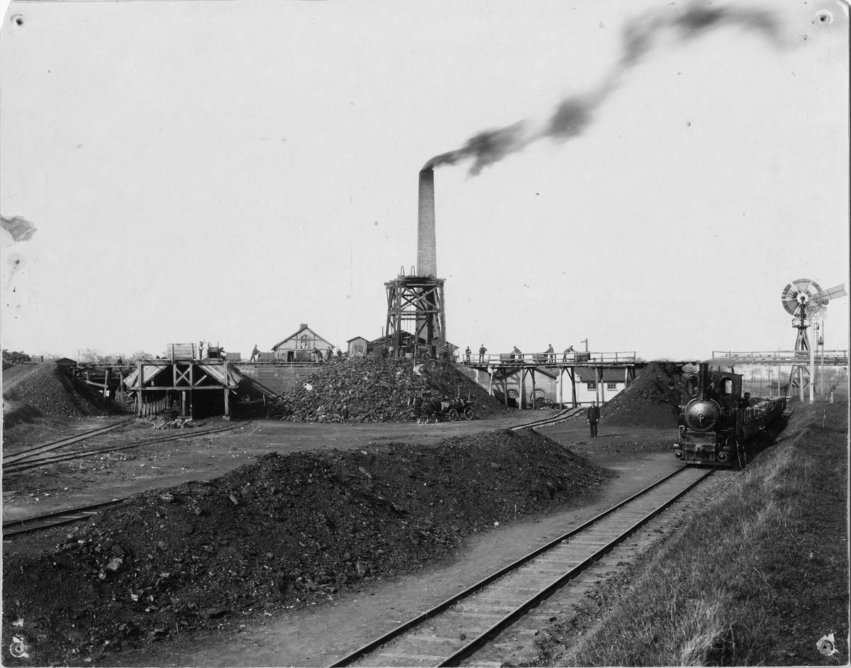 Gruvverksamhet förekom sedan 1500-talet och när Höganäsbolaget grundades 1797 tog gruvverksamheten fart. Brytningen upphörde 1961.