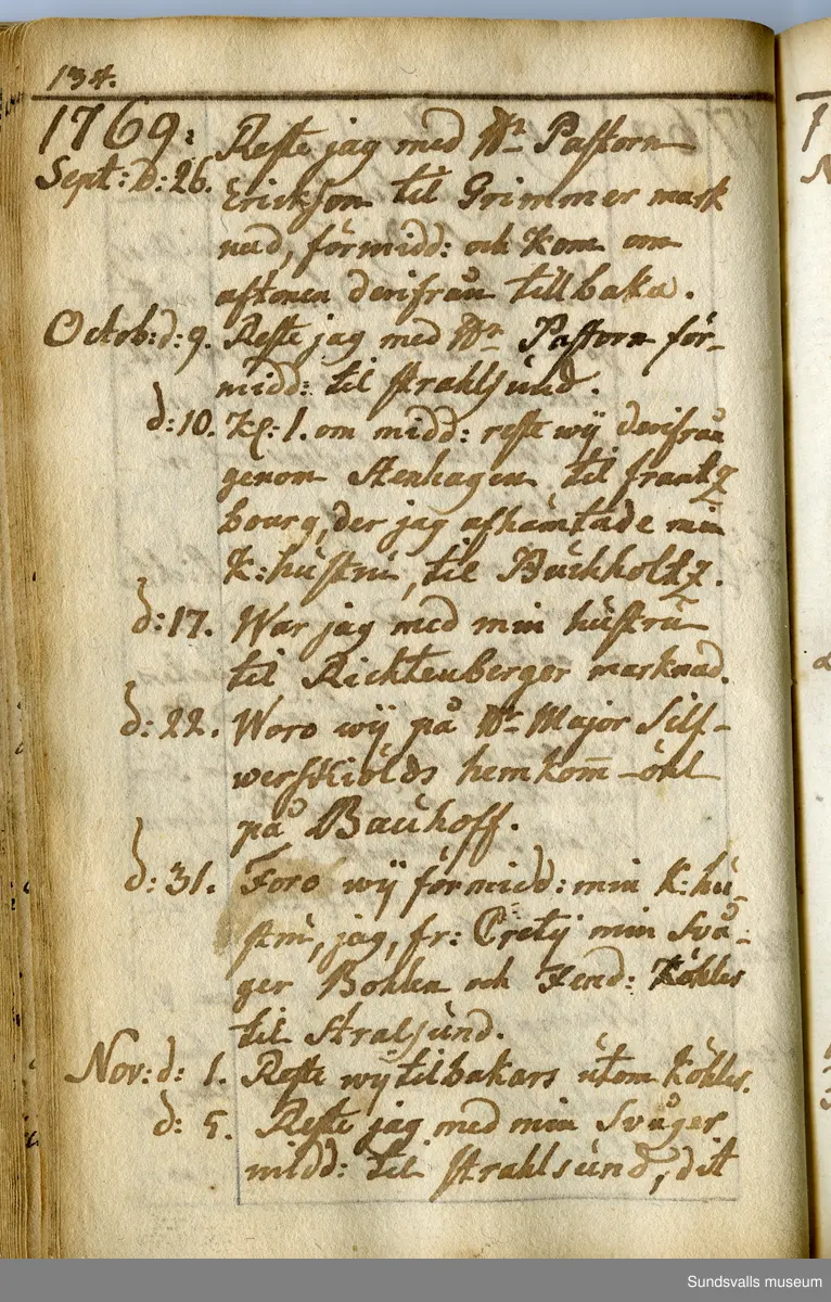 Dagbok. Anders Modée (1732-1800)

Anders Modée föddes i Stockholm. Han gjorde militär karriär och avslutade som kapten 1768. 
Anders Modée bosatte sig i Sundsvall där han arbetade som bränneriinspektor och förvaltare. Han avled i Tuna (Y).
Anteckningarna är bland annat från hans tjänstgöring i det pommerska kriget (1758–1760). I slutet av boken finns anteckningar från 1834–1840, av okänd hand.

Se länkad fil för komplett dagbok