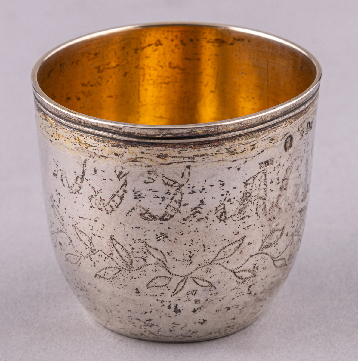 Supkopp, silver. Graverad OPS. Mynt i botten 1/3 Rd 1785.