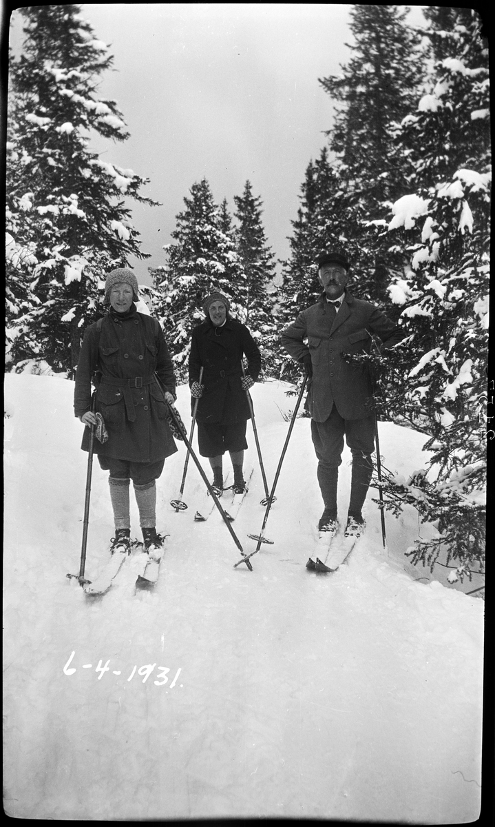 Personer på skitur