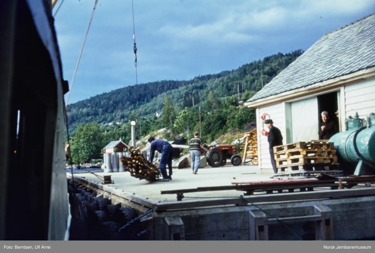 MS Granvin ved Djønno brygge, underveis fra Granvin til Odda