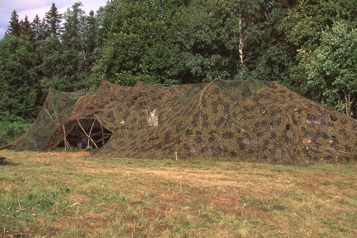 1. Kustrobotbatteriet, batteriledningscetral (BLC) maskerad, fotograferat under grundutbildning 1995. 