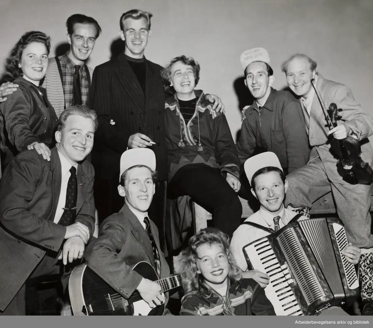 AUFs Røde Buss-turné 1953. "Busser i A-dur".