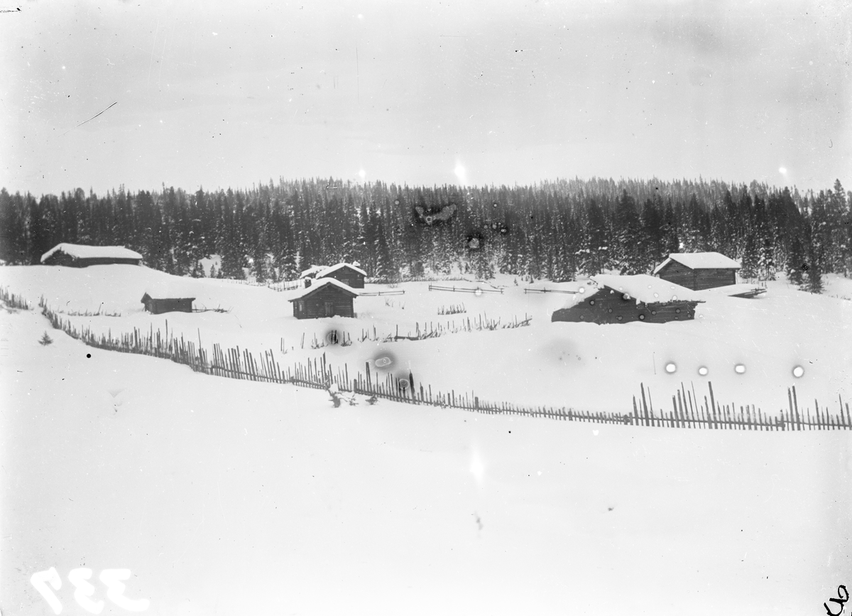 Bildet viser vinterbilde fra en staule

Fotosamling etter Øystein O. Jonsjords (1895-1968), Tinn.