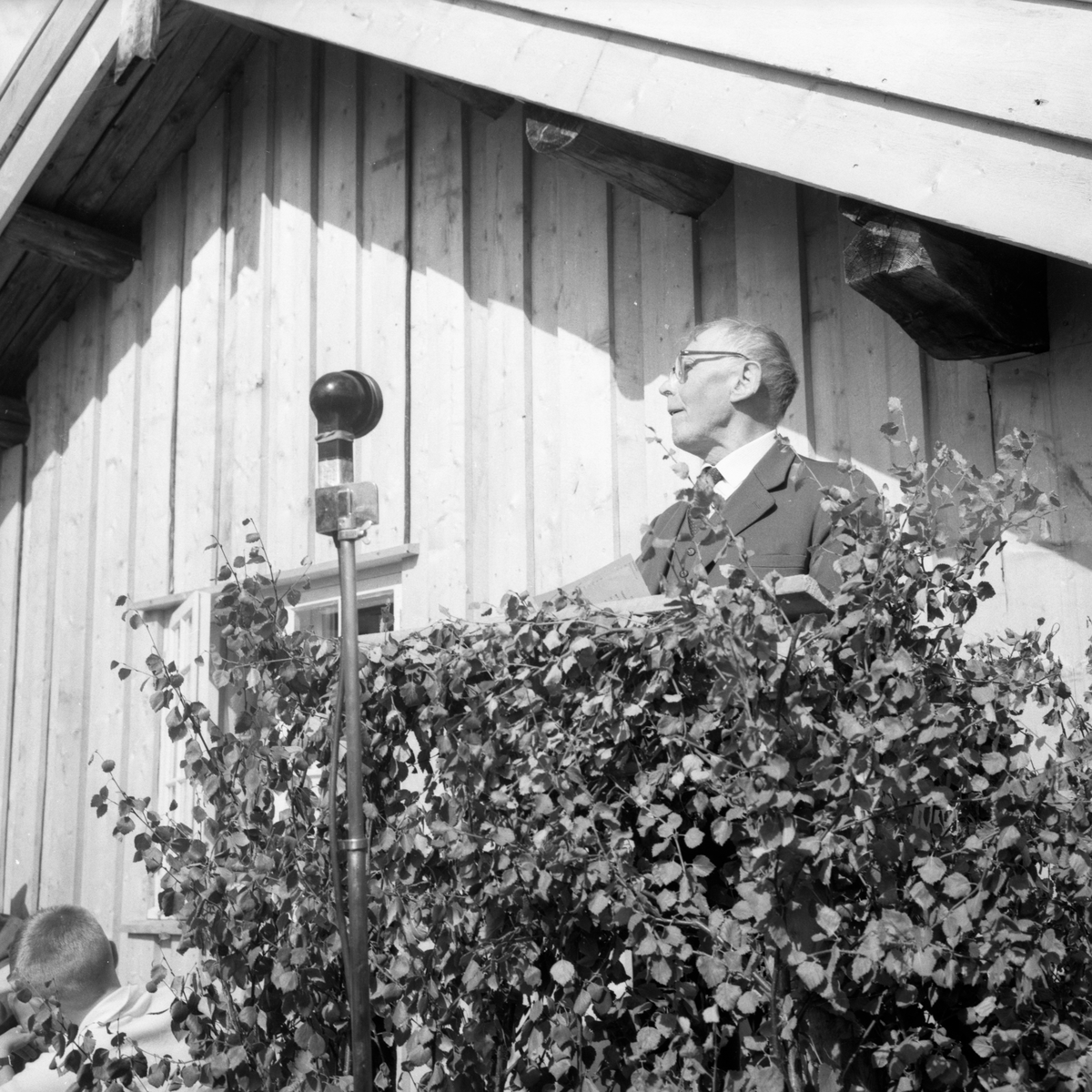 Bildet viser 20 bilder fra åpningen av Skirvedalsveien

Fotosamling etter Øystein O. Jonsjords (1895-1968), Tinn.