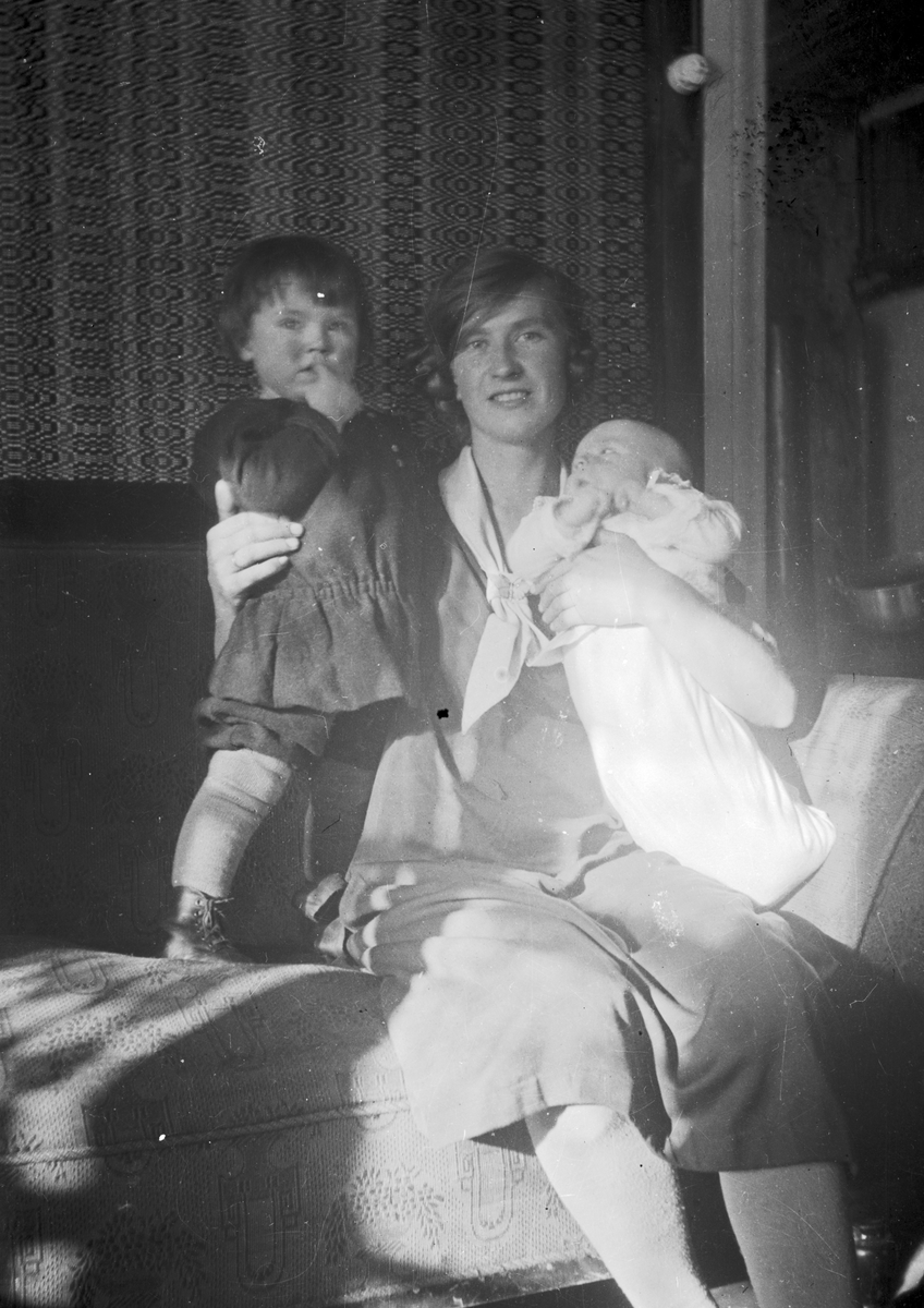 En samling bilder av familien Jonsjord

Fotosamling etter Øystein O. Jonsjords (1895-1968), Tinn.