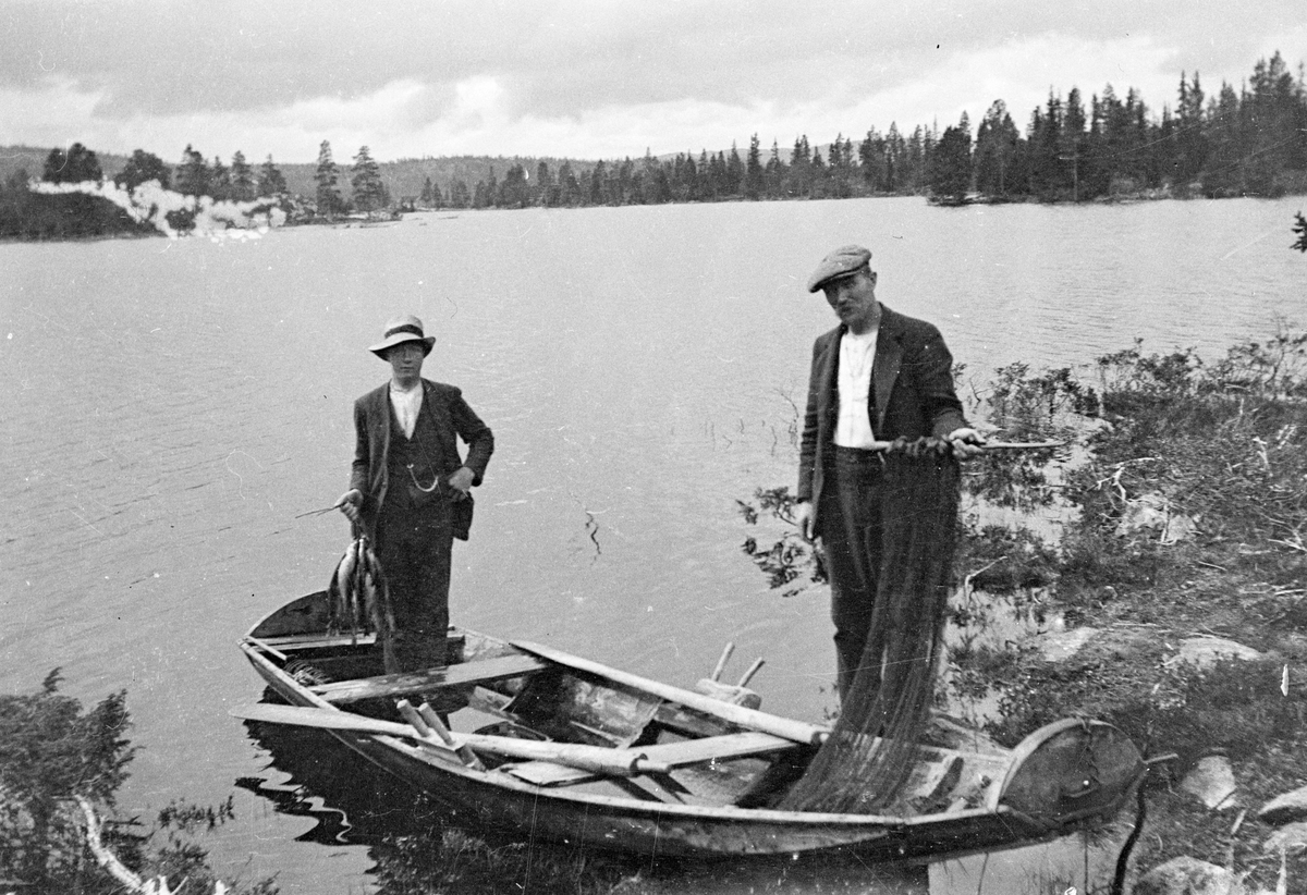 En samling bilder av familien Jonsjord

Fotosamling etter Øystein O. Jonsjords (1895-1968), Tinn.