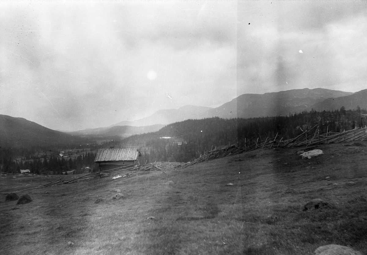 Bilde viser minner fra Liset, Myrputt og Mykletjønn.

Fotosamling etter Øystein O. Jonsjords (1895-1968), Tinn.