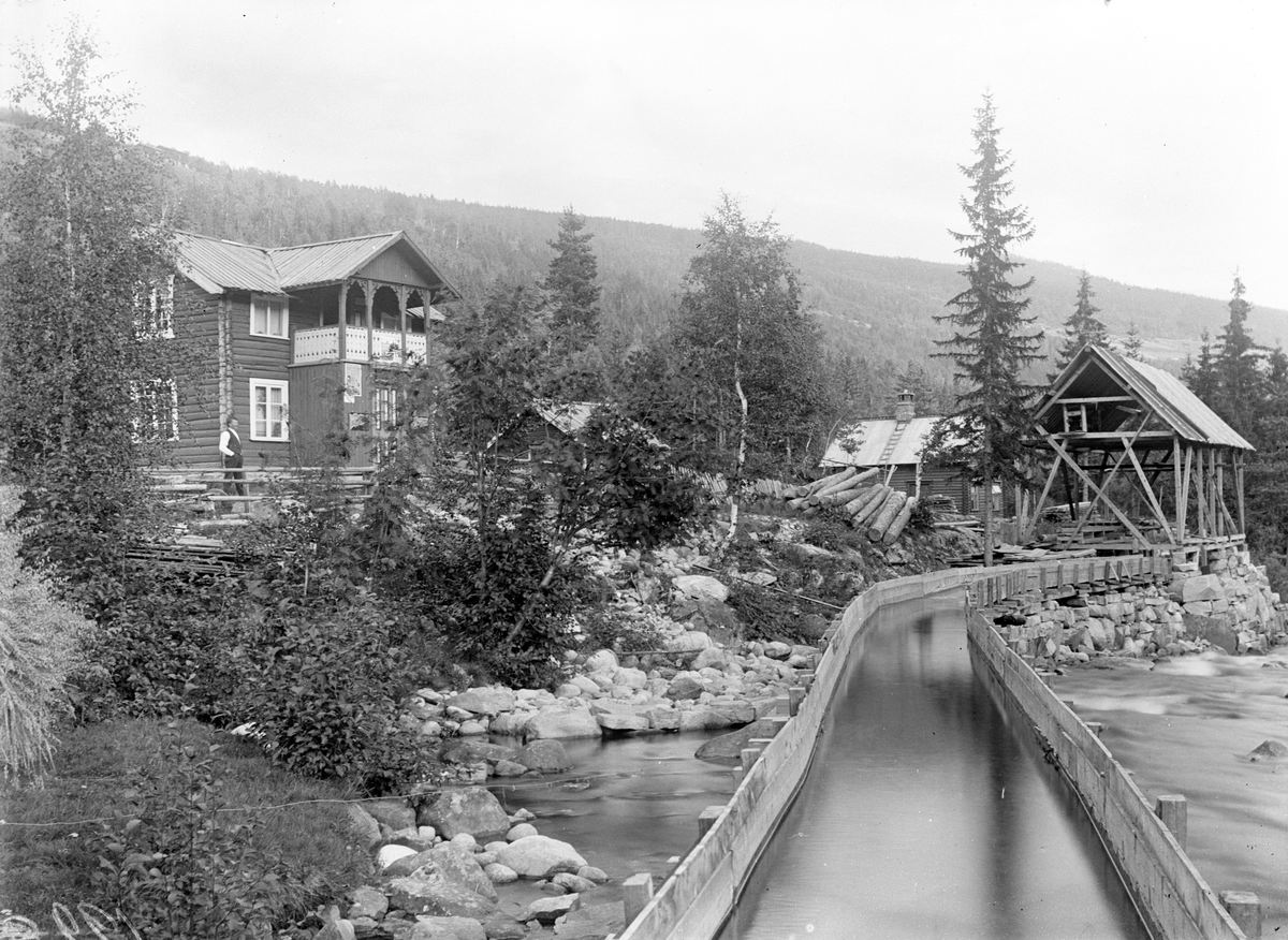 Bilde viser saga på Steinsland

Fotosamling etter Øystein O. Jonsjords (1895-1968), Tinn.
