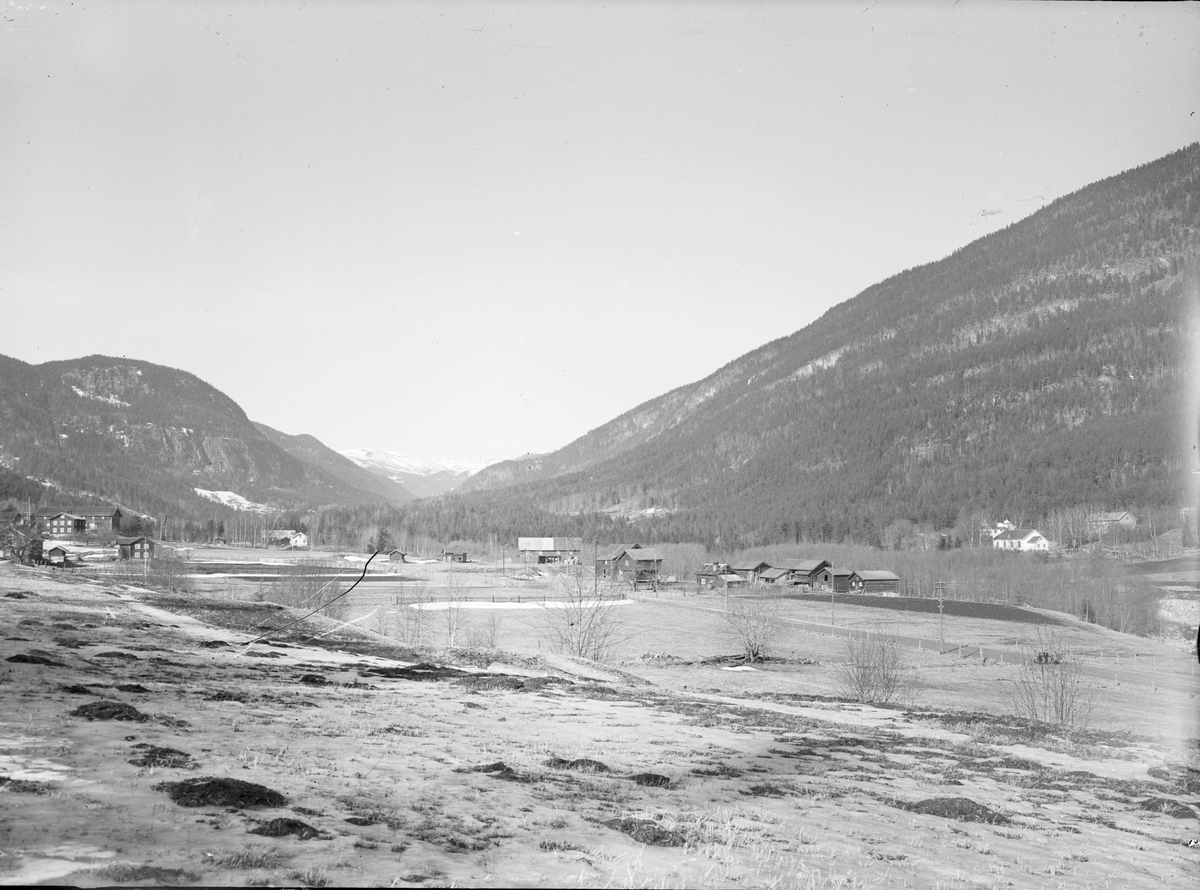 Bilde viser landskap fra Ullerngrenda i Atrå

Fotosamling etter Øystein O. Jonsjords (1895-1968), Tinn.