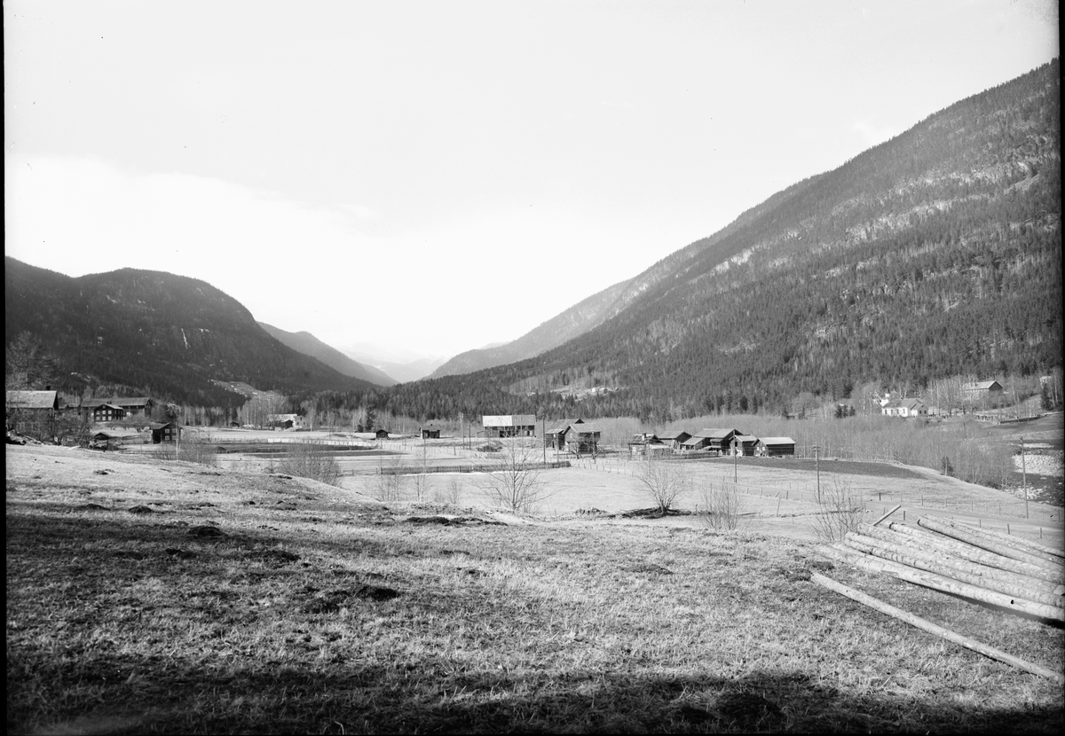 Bilde viser landskap fra Ullerngrenda i Atrå

Fotosamling etter Øystein O. Jonsjords (1895-1968), Tinn.