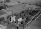 Flygfoto över Folkärna kyrka, Avesta 1958.