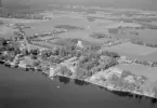 Flygfoto över Grangärde. Grangärde kyrka och bebyggelse år 1950.