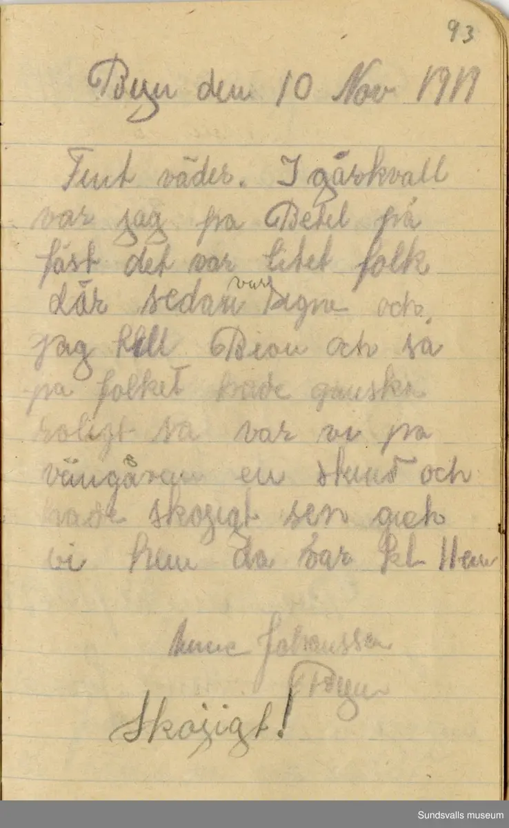 Dagbok. Anna Johansson (1903-1974)

Anna Johansson föddes på en bondgård i Byn, Torp. Anna arbetade som hushållerska, först hos sina föräldrar och senare hos syskon. Hon tillhörde Torp-Stöde missionsförsamling. 
Anteckningarna, skrivna mellan 1919-1920, handlar bland annat om biobesök, samvaro med vänner och arbete hemma på gården. Flera visor är också nedtecknade i boken.

För komplett dagbok se länkade filer