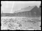 Stugor och loftbod. Fläckebo, Norrby.