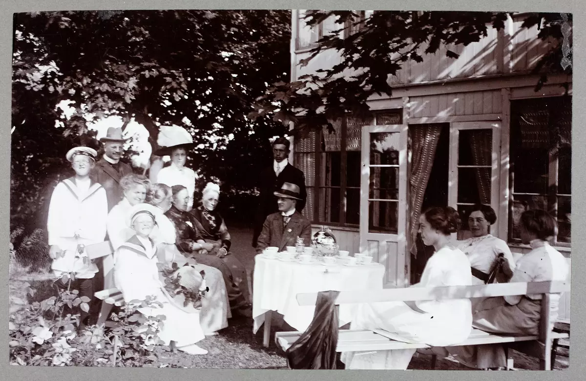 Kaffe i trädgården