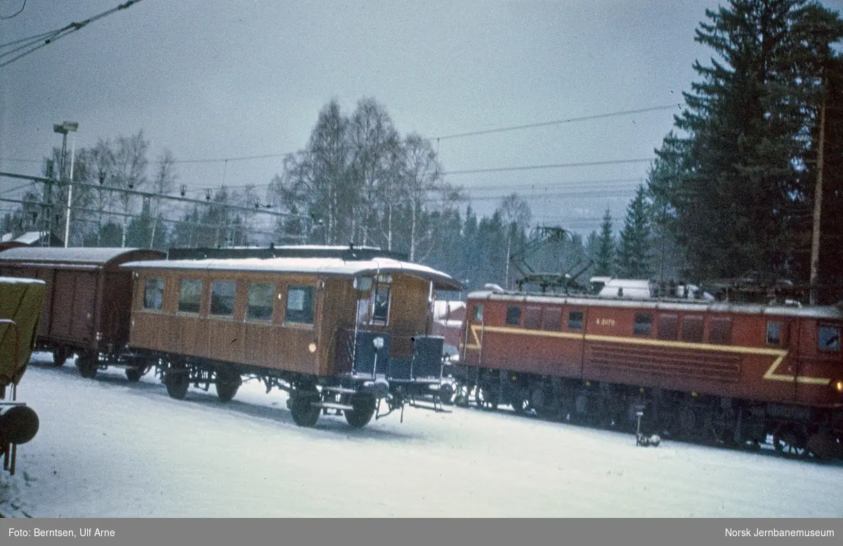 Rjukanbanens vogn litra B nr. 4 på Tinnoset stasjon