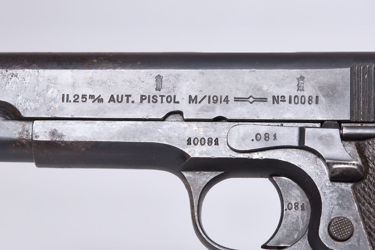 Pistol M/1914.