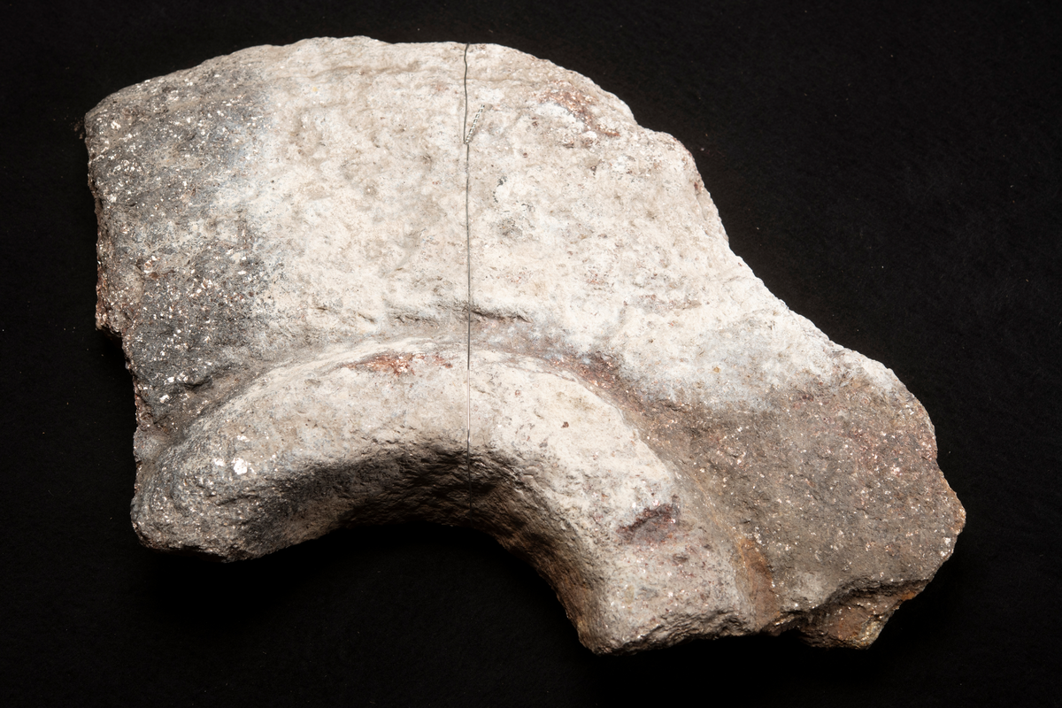 Del av handkvarn. Beräknas haft en diameter av 52 cm.